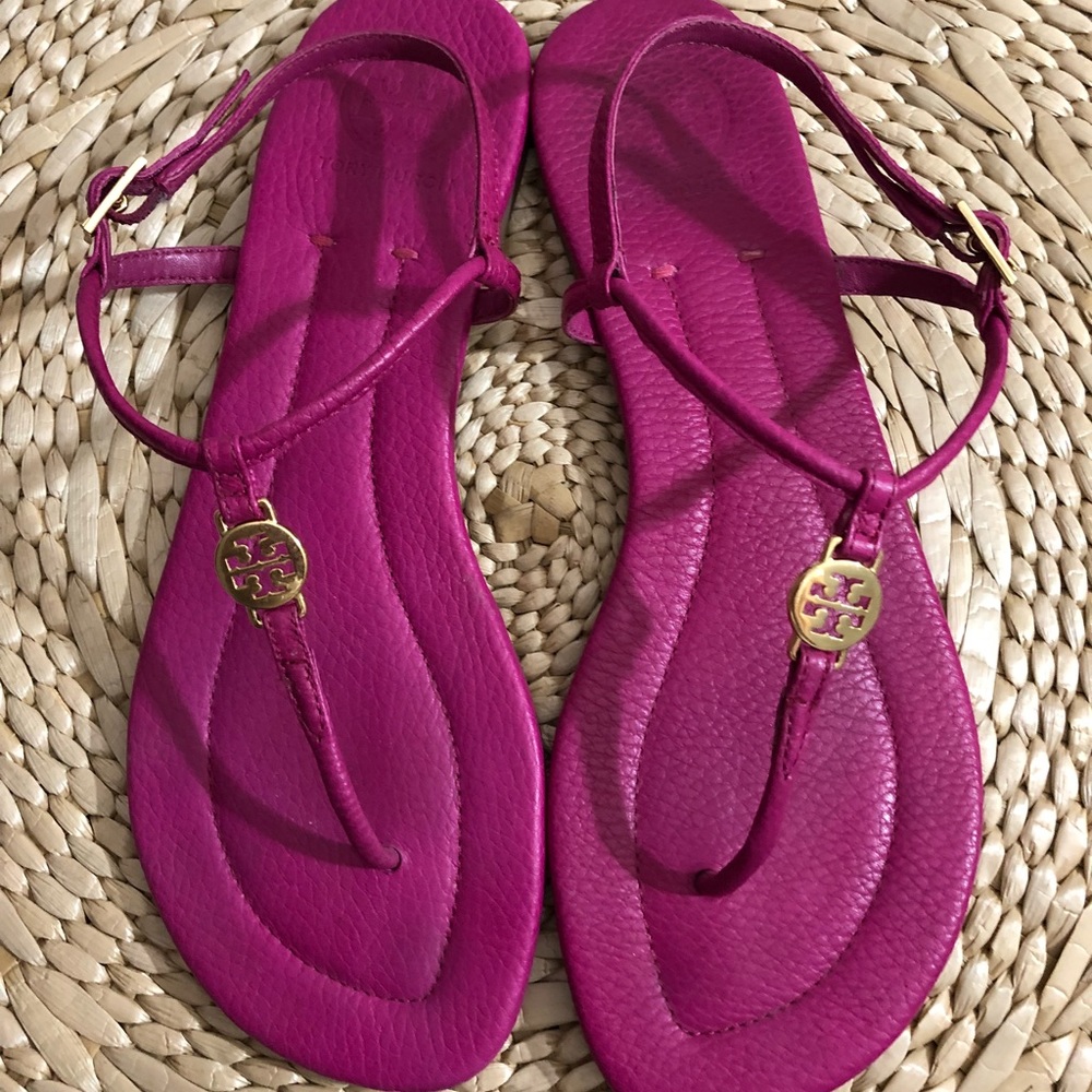 Tory Burch Emmy Flat Sandal In Magenta - Size 8
